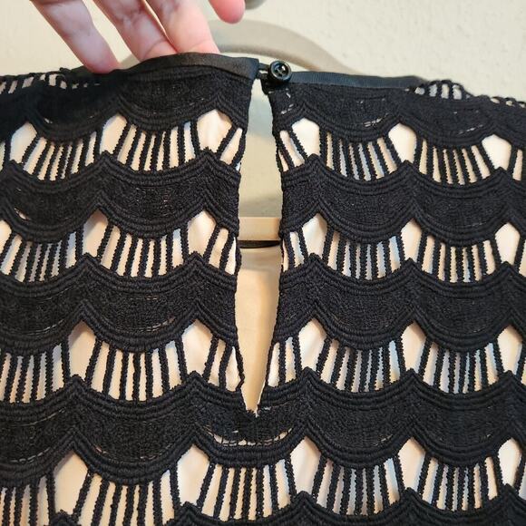 Kate Spade‎ Black Shanghai Scalloped Lace Blouse Size 2 - Picture 10 of 12